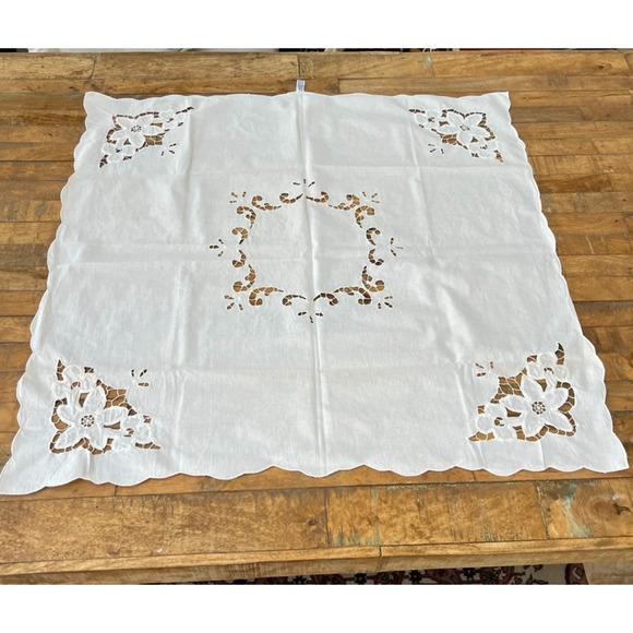 Imperial Elegance Tablecloth White Doily Square 32x32 in 100% Cotton - Picture 2 of 10